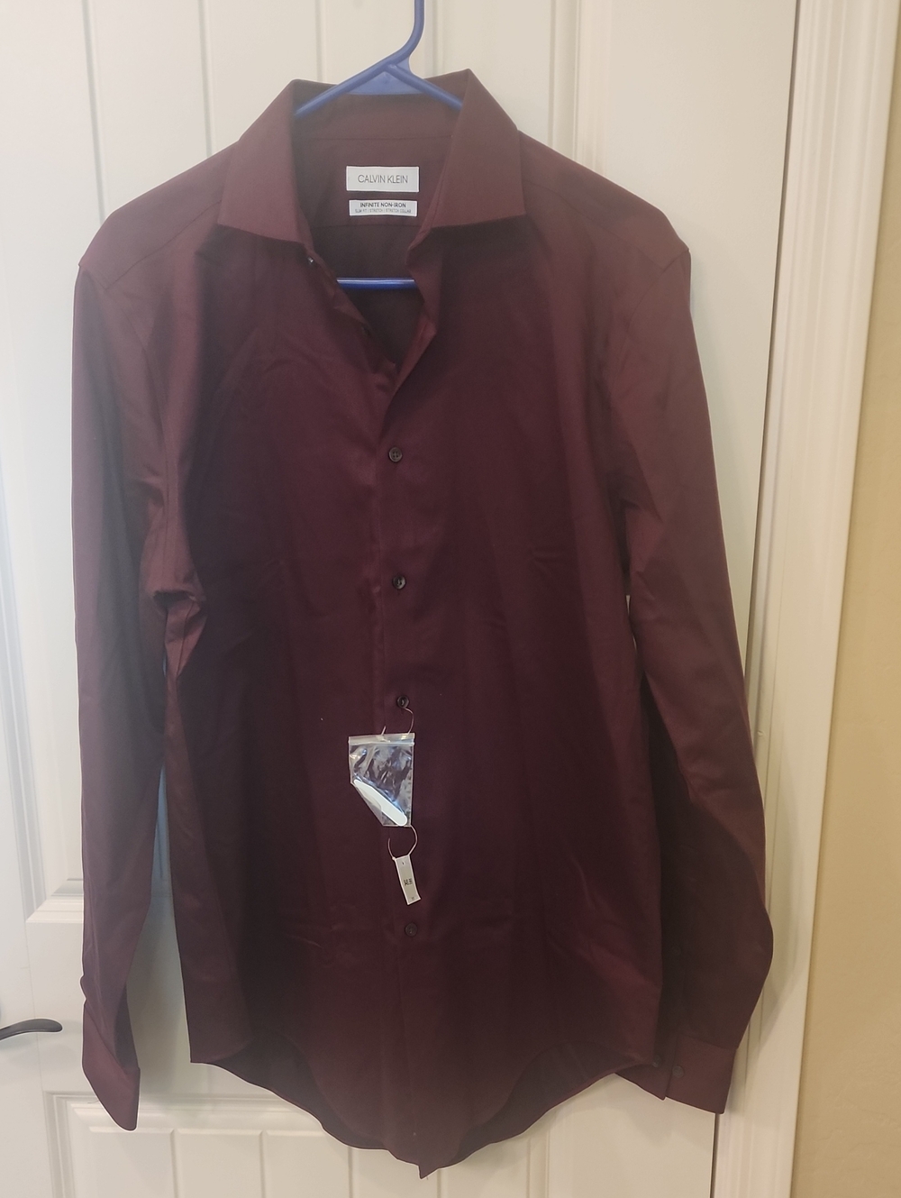 Calvin Klein Men's Burgundy Infinite Non-Iron Slim Fit Dress Shirt (Never Worn)